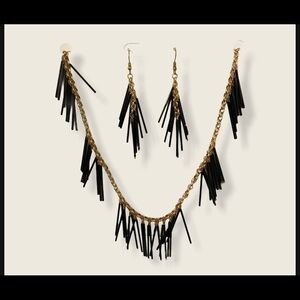 Necklace set NWT